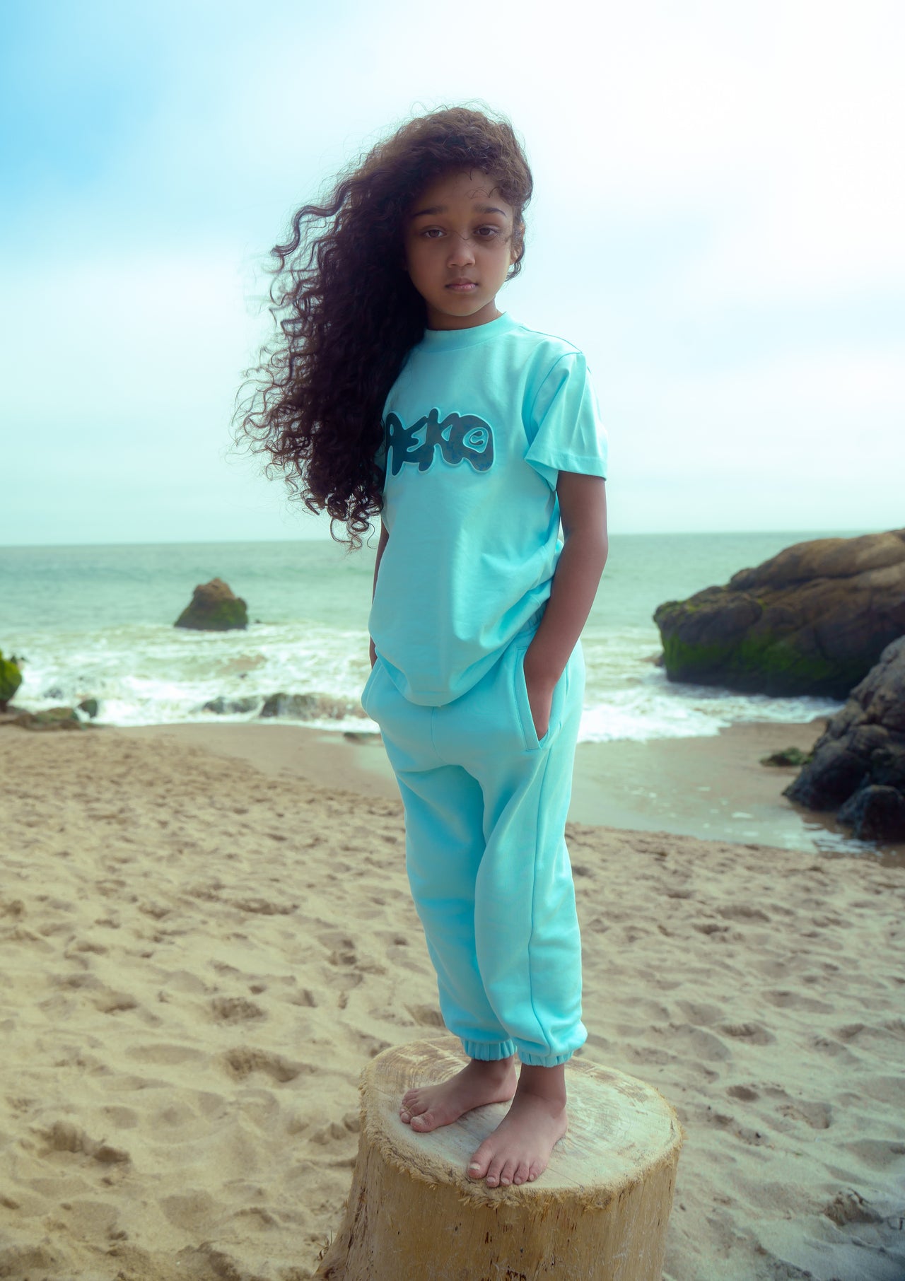 Slim Cut T-Shirt Bubble Font